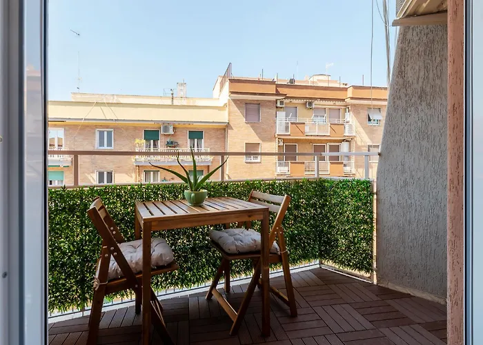 Guesthost - Cozy With Vatican View Balcony * Roma